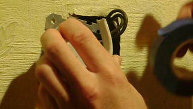 Как укрепить розетку смотреть онлайн