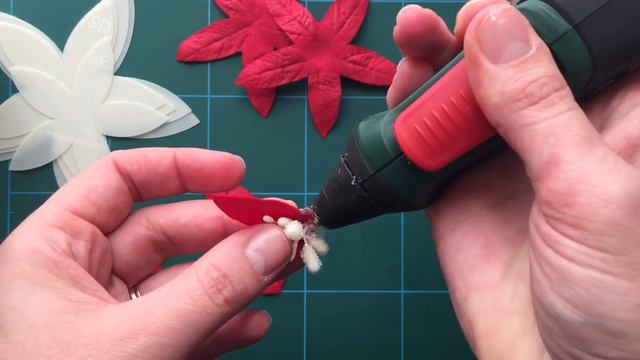 Foamiran poinsettias with use of moulds and stencils смотреть онлайн