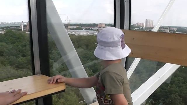Гриша катается на колесе обозрения смотреть онлайн