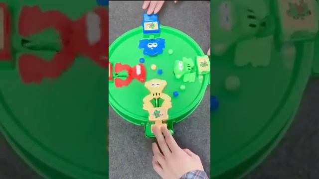 Douyin with the same frog pacman tabletop game children's toy frog bead grab game 4 people plate смотреть онлайн