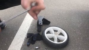 Ремонт виляния передних колес детской коляски