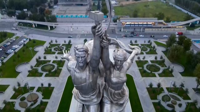 Рабочий и колхозница! смотреть онлайн