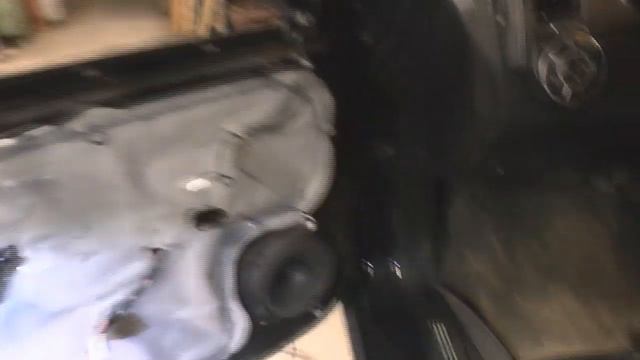 Не работает стеклоподъемник. Причина в проводах. смотреть онлайн