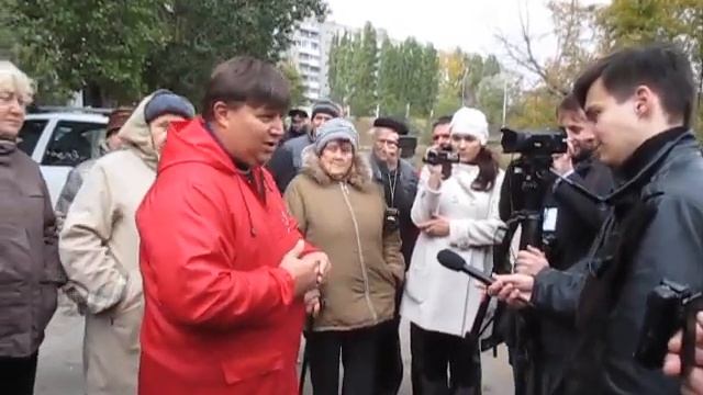 Саратов, 04.10.2014. Народный сход в Заводском р-не против застройки парка (часть2) смотреть онлайн
