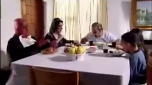 В исламе нельзя есть левой рукой