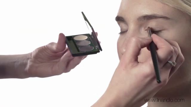 Как наносить: Минеральные тени для век смотреть онлайн