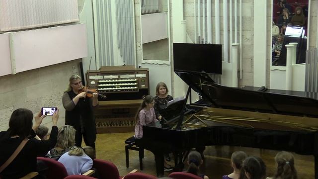 Даша & Мария Прокопьева - К. Сен-Санс "Лебедь" ДШИ Королев Московской области 14 марта 2022 года смотреть онлайн