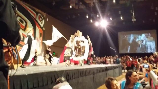 Git hoan entrance & Chief headdress dance смотреть онлайн