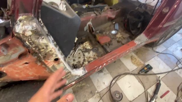 Порог из профильной трубы .Самодельный Лонжерон и днище . Замена стоек двери Suzuki Escudo смотреть онлайн