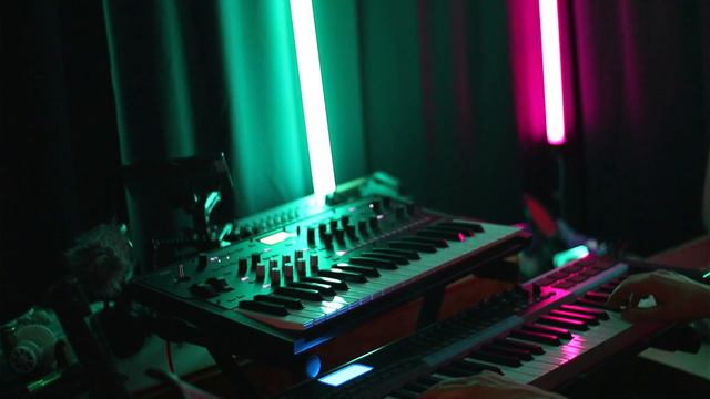 Piano reverse delay - Korg Wavestate v2.0 custom patch sounds смотреть онлайн
