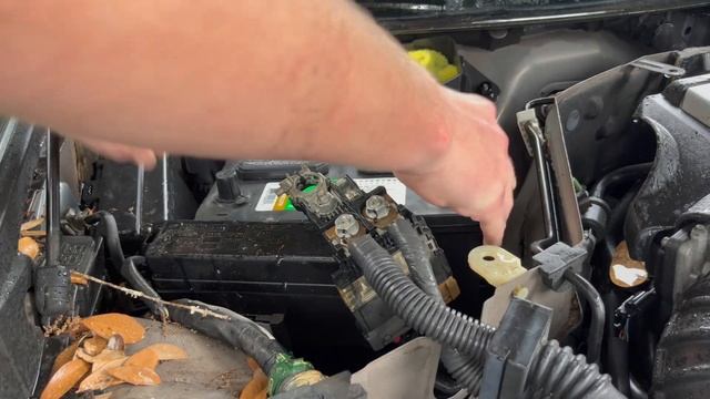 Infiniti G37 Battery Replacement смотреть онлайн