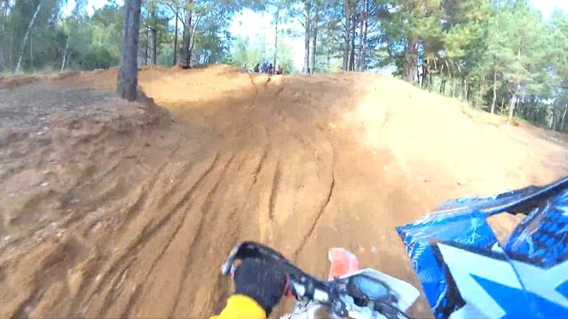 Последние тёплые дни. BSE J5, KTM 400EXC, SUZUKI RM-Z250, KAYO T4 смотреть онлайн