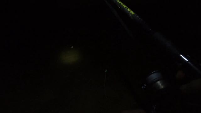 Решил удивить рыбу прикормкой и порыбачить ночью. Река Сакмара #2 смотреть онлайн