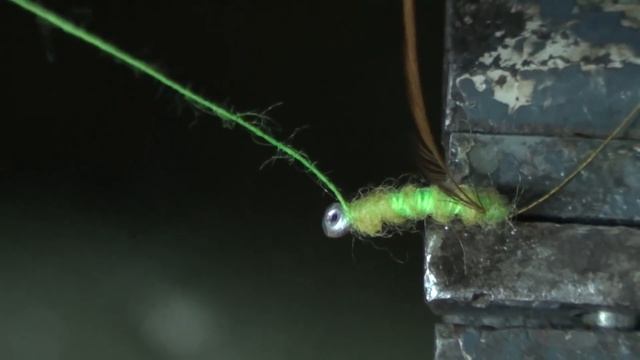 обманка на хариуса(салатовая гусеница)работает в августе. смотреть онлайн