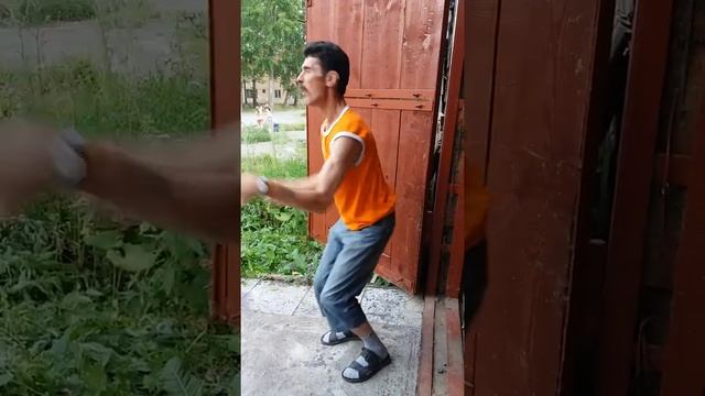 Колян танцует смотреть онлайн