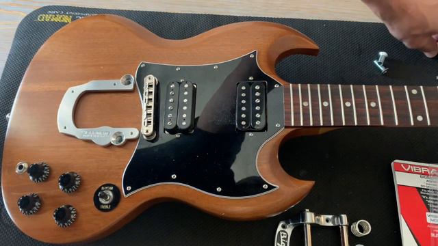 Vibramate V5-ST Bigsby installation on Gibson SG Tribute смотреть онлайн