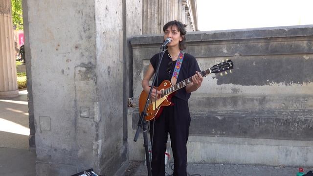 SAD MERMAID Pt1 - captivating emotional and melancholic Streetmusic; Alte Nationalgalerie Berlin смотреть онлайн
