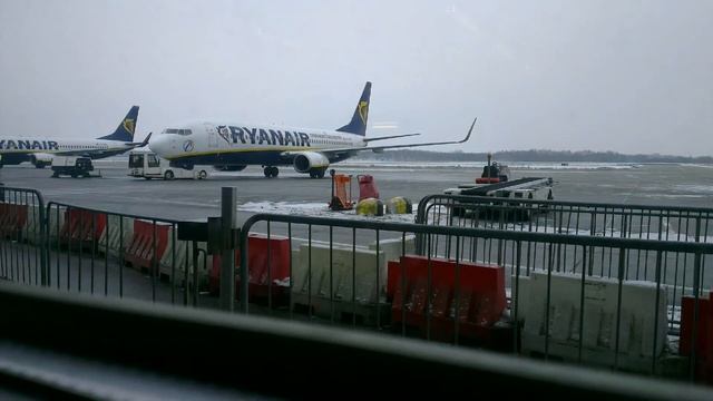 Timelapse in Eindhoven airport смотреть онлайн