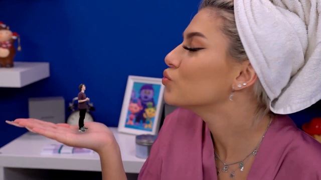 ЗумЗум уменьшение - На Свидание в Женской Сумочке смотреть онлайн