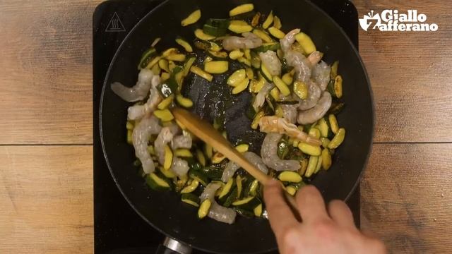 GNOCCHI con ZUCCHINE, GAMBERI e SEPPIE! Un primo gustoso che profuma di mare! ???? смотреть онлайн