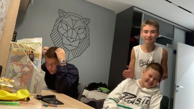 ДЕЛАЮ УРОКИ С ДПУГОМ смотреть онлайн