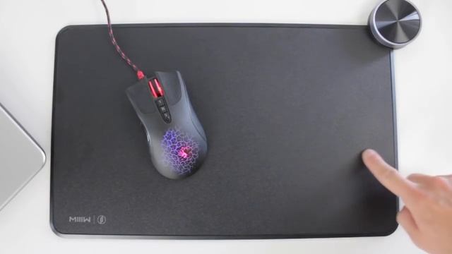 Xiaomi Mi Smart Mouse Pad - коврик для мыши и беспроводной зарядки смартфонов смотреть онлайн