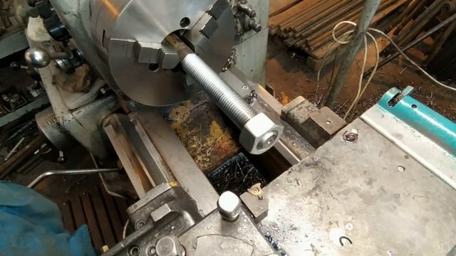 Как резать резьбу М36*4 ОДНИМ резцом. смотреть онлайн
