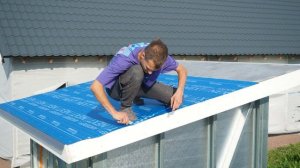 Простая крыша с необычным ковром. Монтаж гибкой черепицы, которую не надо подгонять по рисунку.