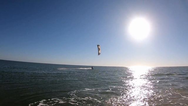 Ейск. Коса Долгая. Кайтсерферы. Весна на Азовском море. смотреть онлайн