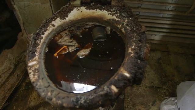 First-Timer Gets A Baptism Of Fire With This Disgusting Bathroom | Call The Cleaners смотреть онлайн