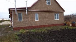 Сайдинг Стоун-Хаус сланец бурый(обшивка дома из пеноблока)