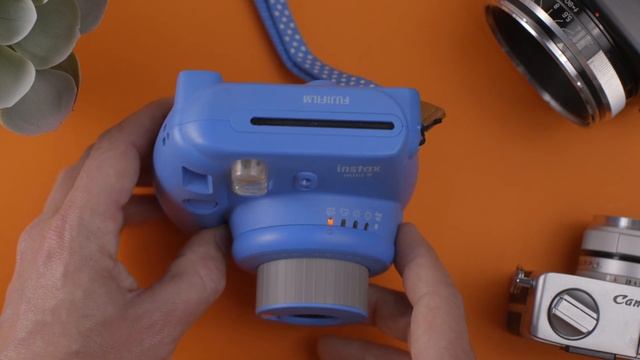 How to Turn On the Fujifilm Instax mini 9 смотреть онлайн