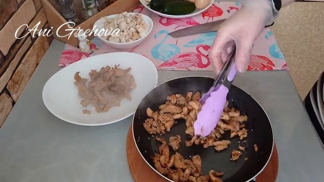 #куриныйсалат #готовимкакАни ГОТОВИМ САЛАТ ИЗ КУРИЦЫ И ГРИБОВ смотреть онлайн