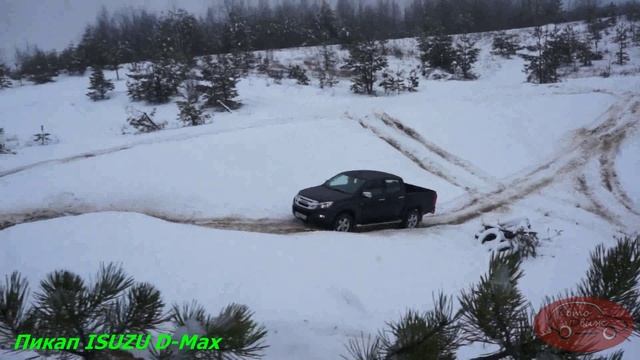 Парни гоняют на пикапах, пока зима не кончилась...