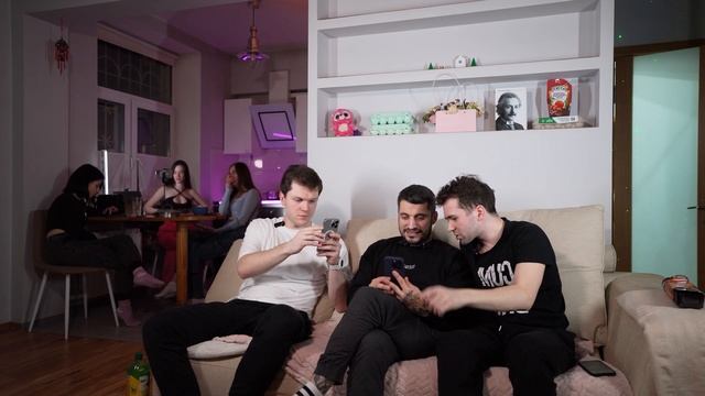 берем деньги в долг с Пашей Техником смотреть онлайн