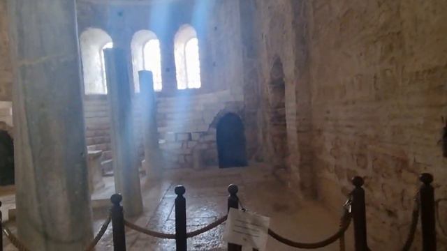 Кемер, Анталия, Дере, Церковь Николая Чудотворца, амфитеатр