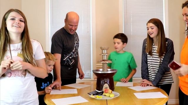 MUSICAL CHAIRS GRAPE JELLY FOUNTAIN CHALLENGE / That YouTub3 Family смотреть онлайн