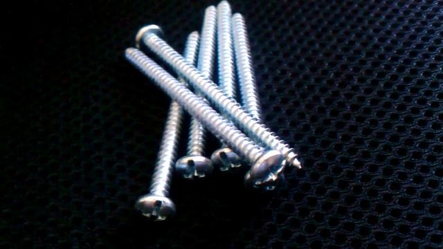 Саморез по металлу с полусферической головкой, острый наконечник DIN 7981 смотреть онлайн