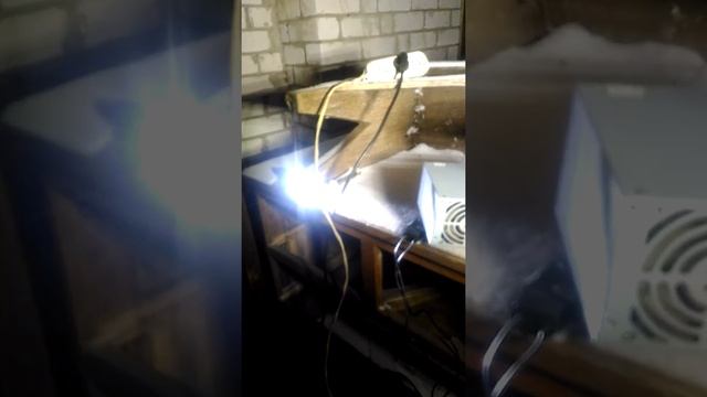 Мощный светодиодный фонарик с питанием компьютерного блок питания смотреть онлайн