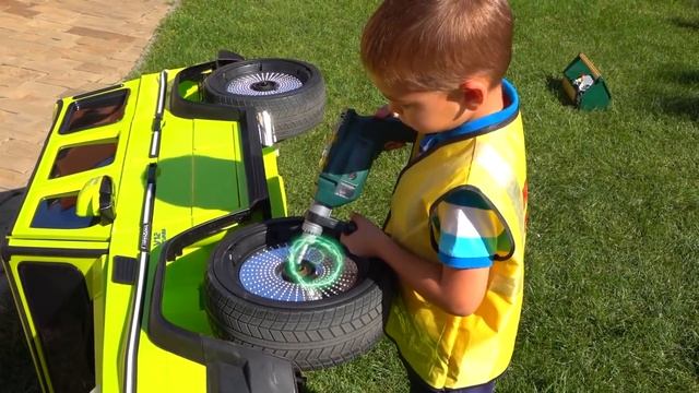 New Jeep Mercedes AMG 63 - Unboxing Power Wheels