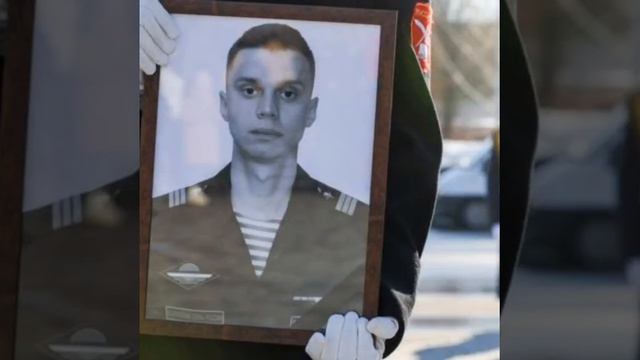 Друзья мои! Этот ролик никого не оставит равнодушным.Он ТРОНЕТ до СЛЁЗ... смотреть онлайн