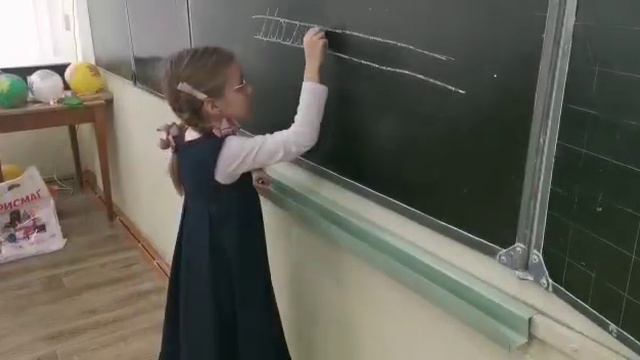 1б класс 2022 год. Поздравляет школу. смотреть онлайн