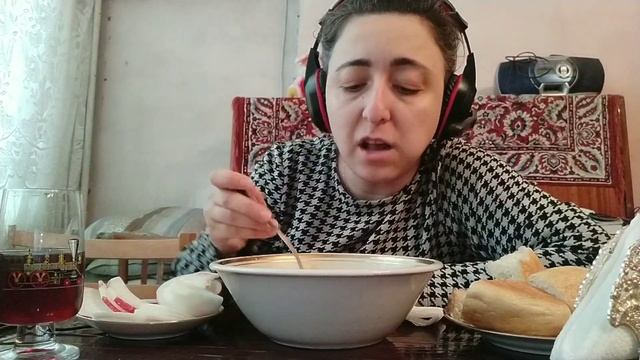 Hot ?? homemade vegetable soup???? , sliced radish & Kizil juice--(Сок из Кизиля, супчик & редиска) смотреть онлайн