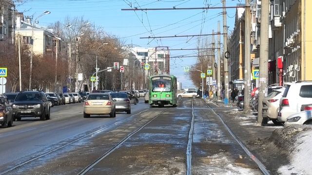 Екатеринбургский трамвай 71-403 №824 следует по маршруту №3 смотреть онлайн