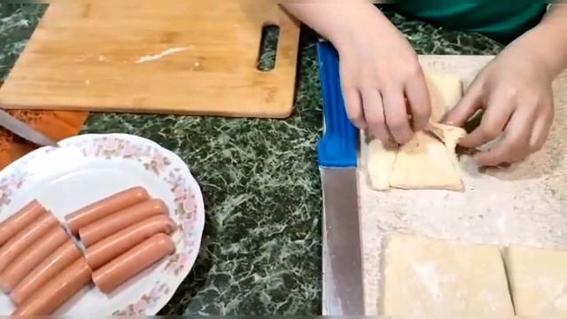 Как сделать вкусные сосиски в тесте смотреть онлайн