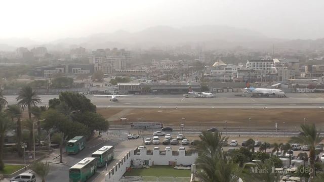Airplanes landings in Eilat airport (J.Hozman) . смотреть онлайн