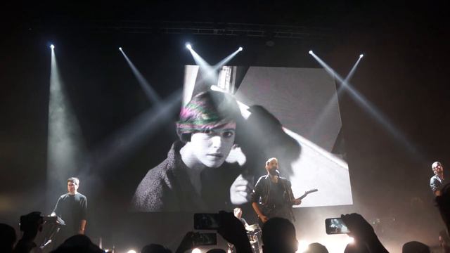Cigarettes After Sex - Nothing's Gonna Hurt You Baby (Live Frontón México) смотреть онлайн