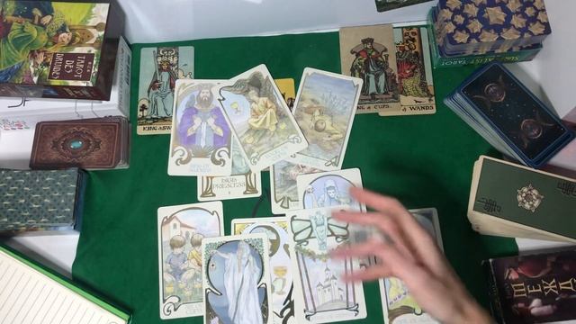 4 короля. Любит ли . Таро онлайн смотреть онлайн