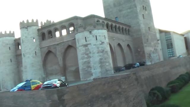 ИСПАНИЯ: Оливки у дворца Альхаферия... Сарагоса Испания Zaragoza смотреть онлайн
