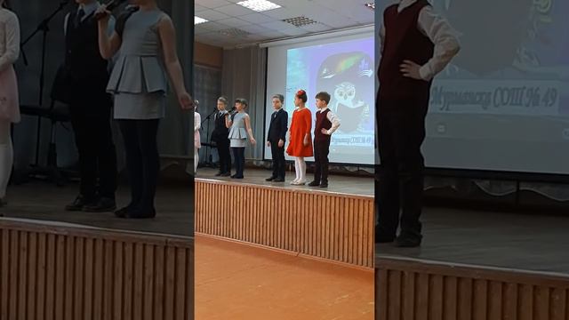 Дима читает стихи на празднике прощания с первым классом. смотреть онлайн